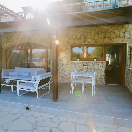 إيليا بيتش لكجري سويتس