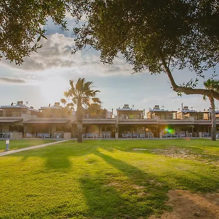 شقة فندقية إيليا بيتش لكجري سويتس