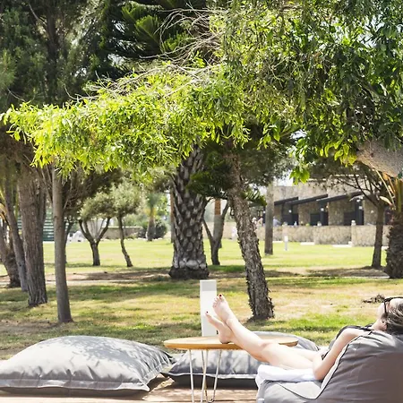 شقة فندقية إيليا بيتش لكجري سويتس 4*